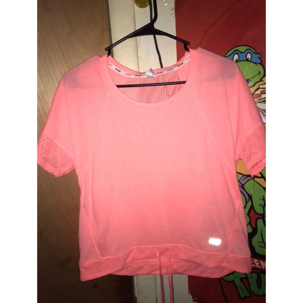 Athletic shirt
